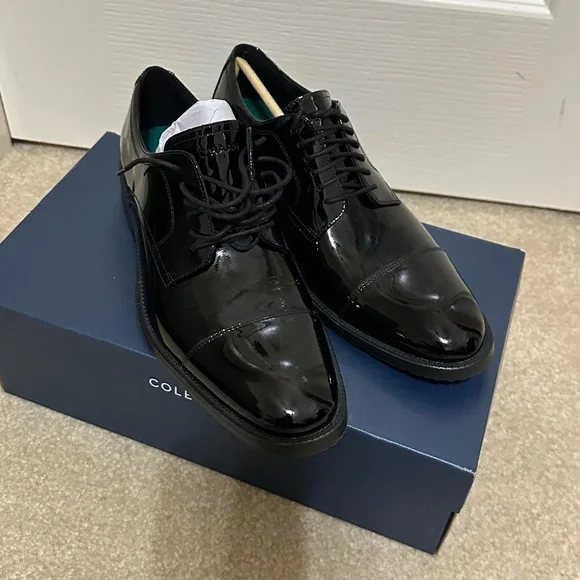 COLE HAAN Modern Essentials Black Patent Leather Cap Toe Oxfords C38309